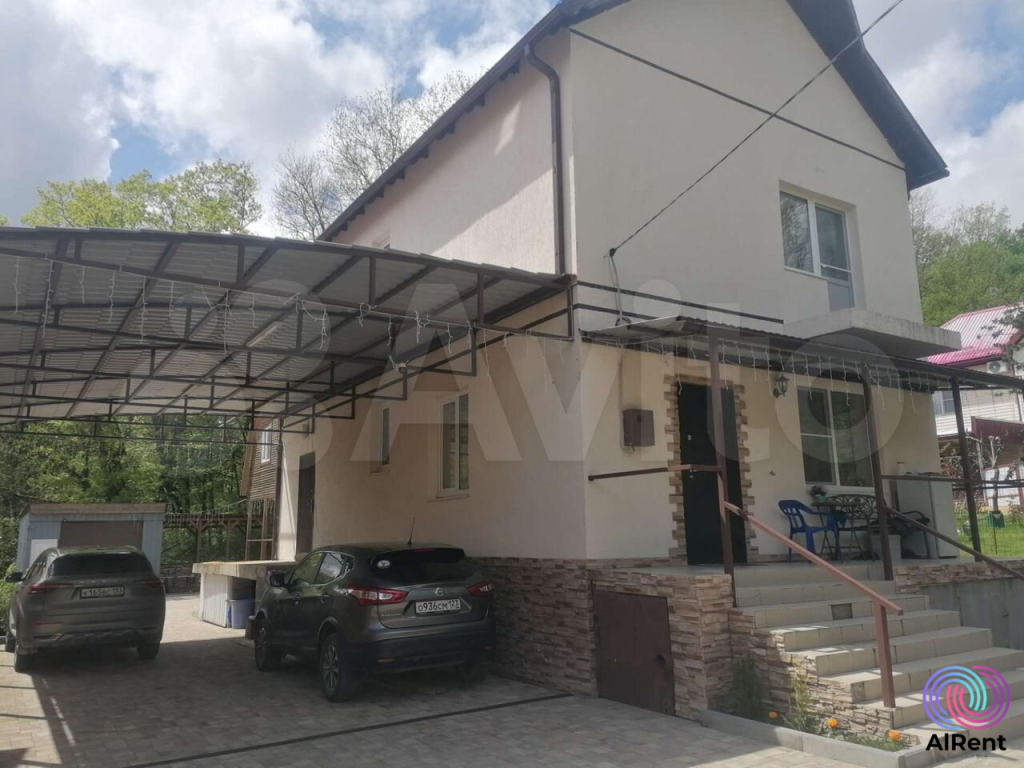 Дом 260 м² на участке 6,5 сот.