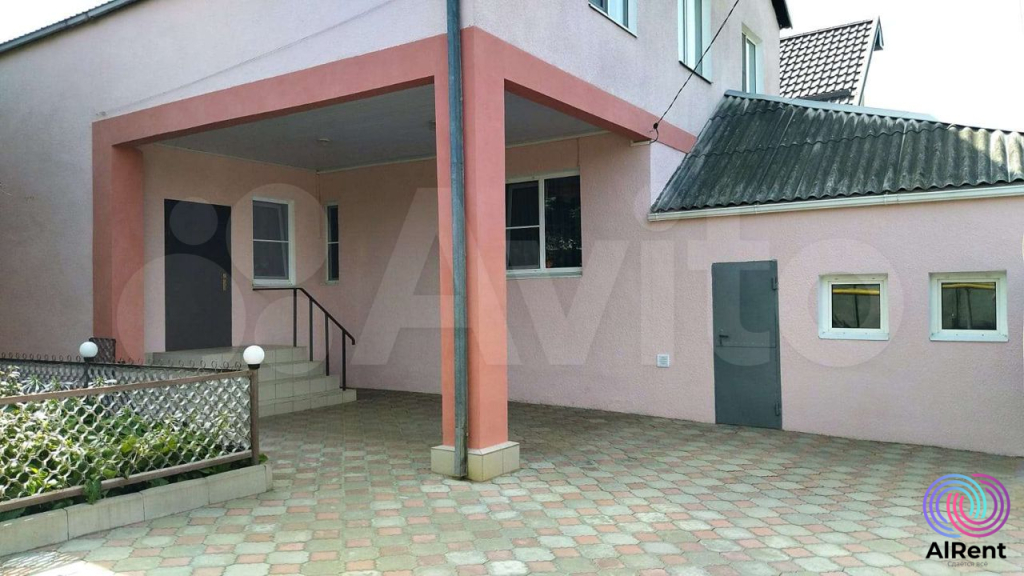 Дом 260 м² на участке 4 сот.