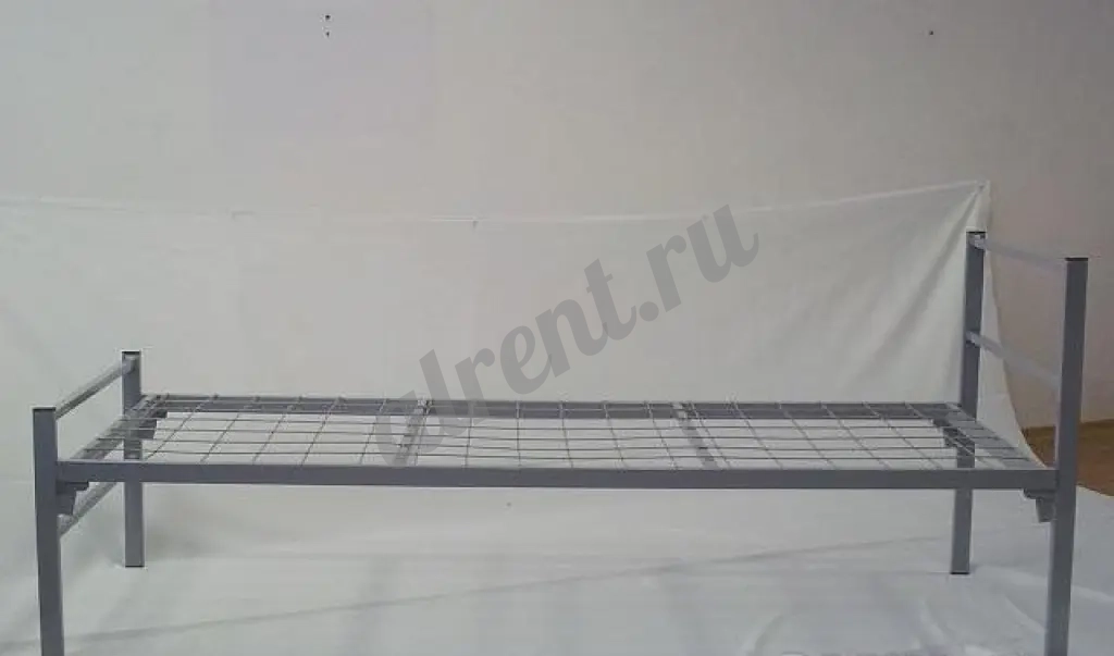 В хостелы и гостиницы кровати металлические